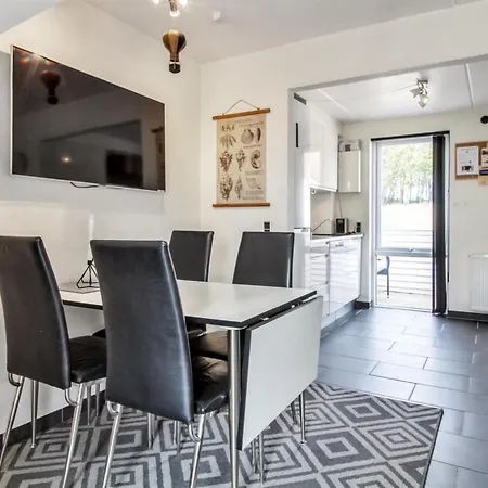 Iffuer - 2-3km From The Sea By Interhome Lejlighed *